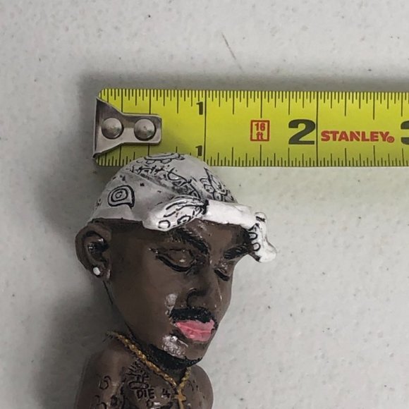 Tupac Shakur White Bandana Resin Figure Rap Rapper 90s Music - Picture 7 of 7